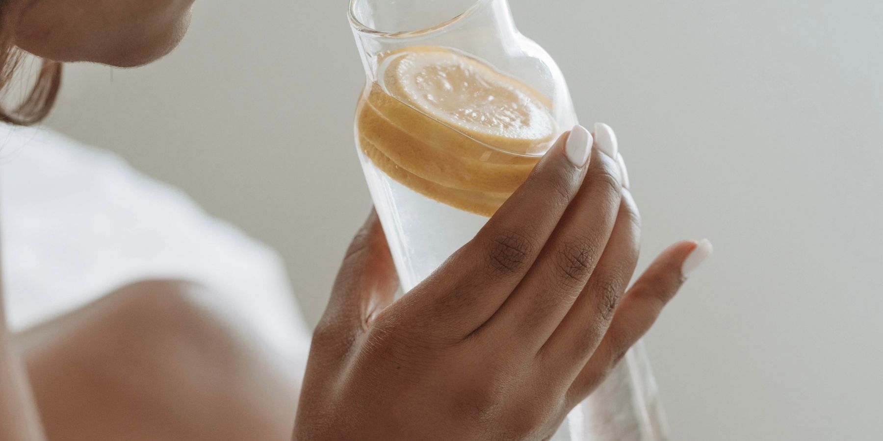 Nature's Remedies: Home and Herbal Therapies for Acne Relief