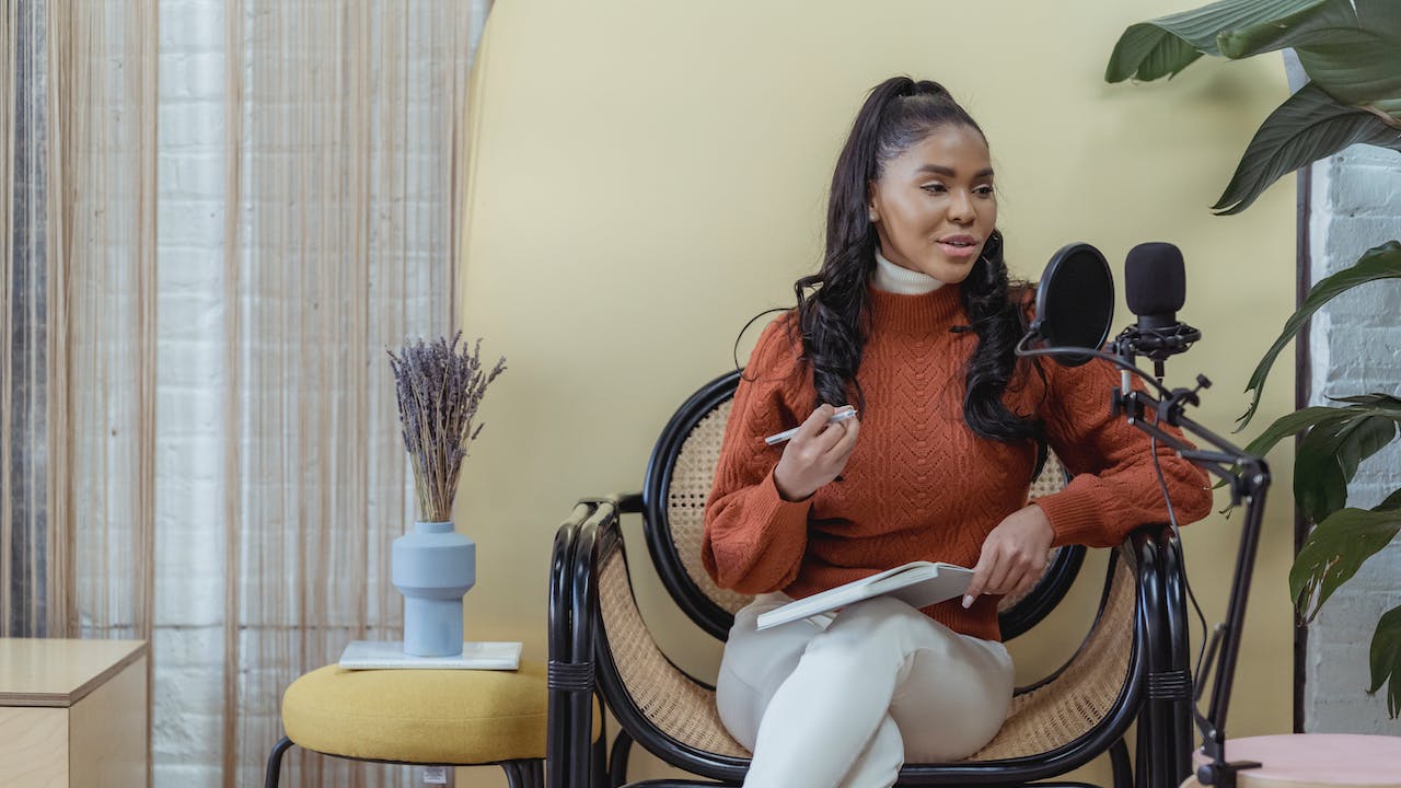 Voice Generators for Content Creators: Unleash Your Creativity