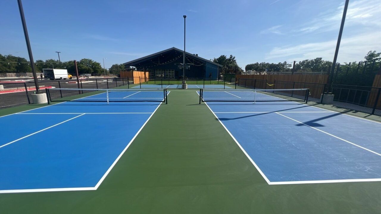 ZSFloor Tech Outdoor Pickleball Floor: Perfect for Tournaments and Families